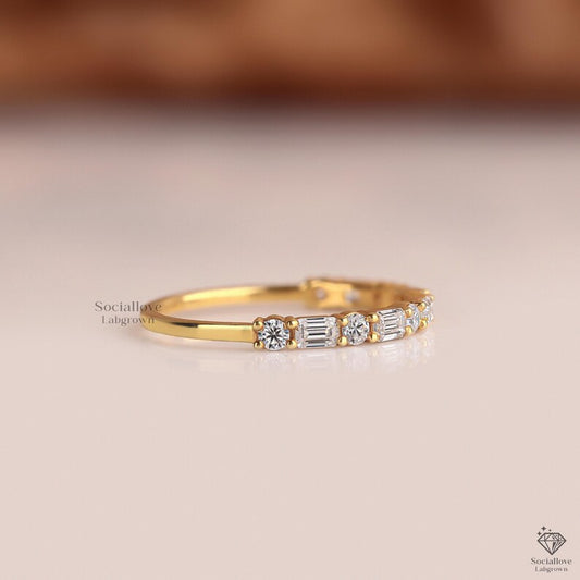 Emerald and Round Lab Grown Diamond Alternating Wedding Band | 14K Gold Half Eternity Matching Ring Anniversary Gift for her.